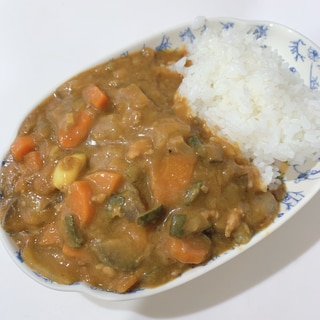 野菜たっぷりカレー